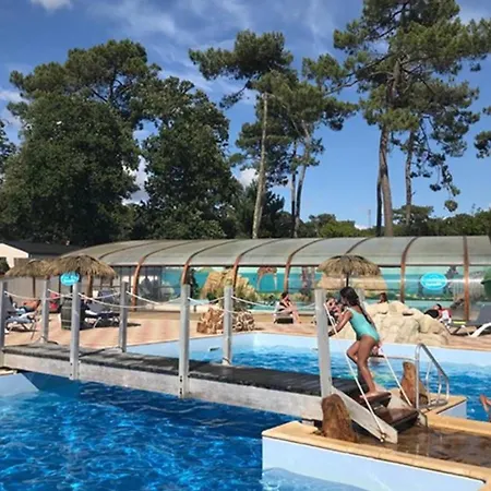 Mobil Pratique A Jard-sur-mer, 3 Chambres, 6 Personnes - Api-1-52-1622 *